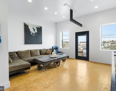 2020 E Fletcher Street - Photo Thumbnail 4