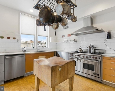2020 E Fletcher Street - Photo Thumbnail 7