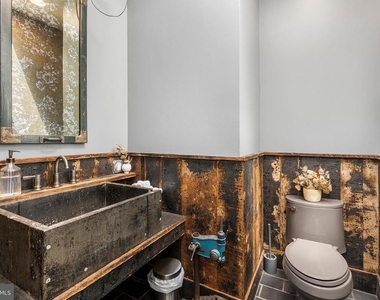 2020 E Fletcher Street - Photo Thumbnail 10