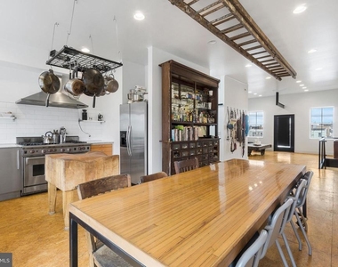 2020 E Fletcher Street - Photo Thumbnail 9