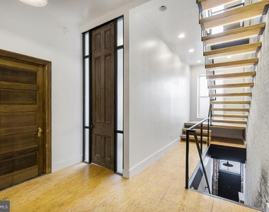 2020 E Fletcher Street - Photo Thumbnail 13