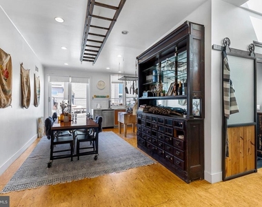 2020 E Fletcher Street - Photo Thumbnail 5