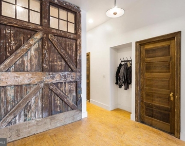 2020 E Fletcher Street - Photo Thumbnail 14