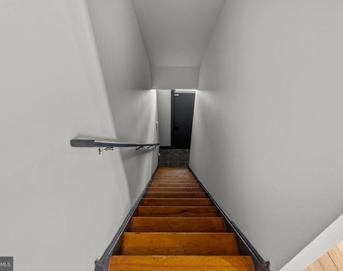 1805 N 18th Street - Photo Thumbnail 4