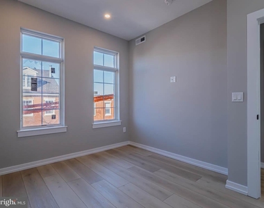 769 S 10th Street - Photo Thumbnail 7