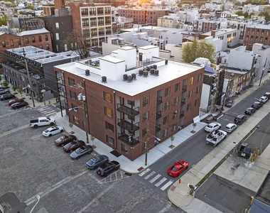 2626 Trenton Ave - Photo Thumbnail 9
