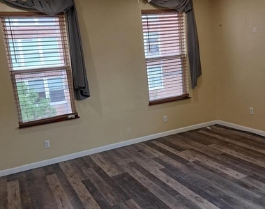 1120 Locust Street - Photo Thumbnail 7