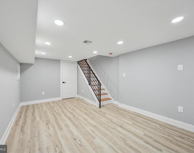 451 Fitzgerald Street - Photo Thumbnail 21