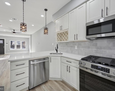 451 Fitzgerald Street - Photo Thumbnail 10