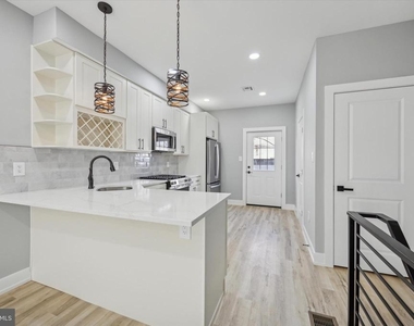451 Fitzgerald Street - Photo Thumbnail 6