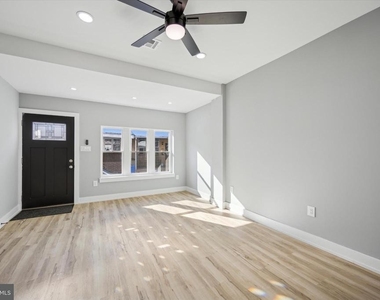 451 Fitzgerald Street - Photo Thumbnail 3
