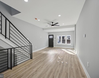 451 Fitzgerald Street - Photo Thumbnail 4