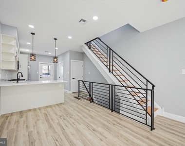 451 Fitzgerald Street - Photo Thumbnail 5