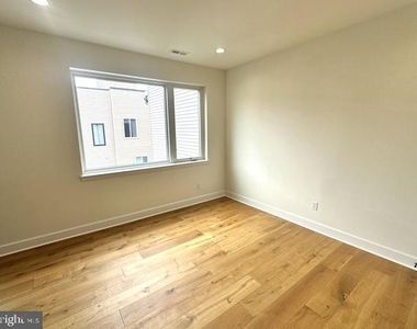 2014 N 5th Street - Photo Thumbnail 3