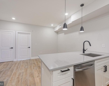 1629 S 22nd Street - Photo Thumbnail 5