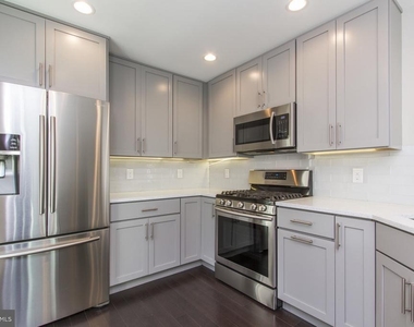 716 S Sartain Street - Photo Thumbnail 2