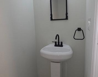 4008 N 7th Street - Photo Thumbnail 4