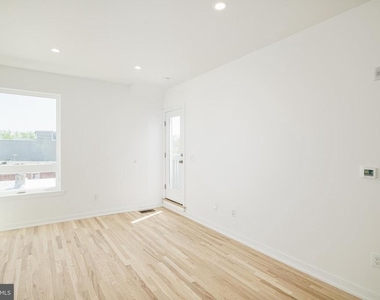 1842 E Harold Street - Photo Thumbnail 9