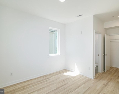 1842 E Harold Street - Photo Thumbnail 5