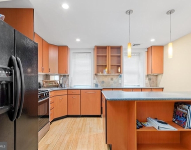 345 S Hicks Street - Photo Thumbnail 4