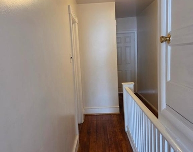 4013 Creston St - Photo Thumbnail 5
