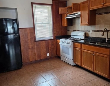 4013 Creston St - Photo Thumbnail 4