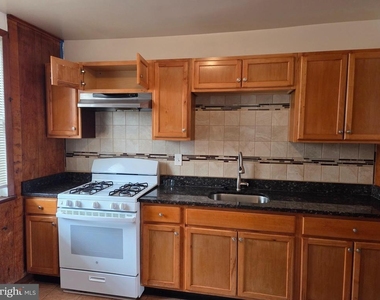 4013 Creston St - Photo Thumbnail 3