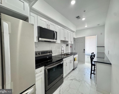 3825 Lancaster Avenue - Photo Thumbnail 2