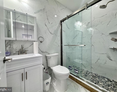 3825 Lancaster Avenue - Photo Thumbnail 4