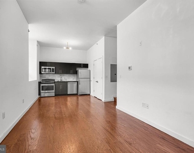 2321 Fitzwater Street - Photo Thumbnail 7