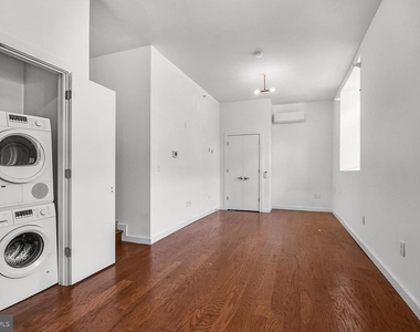 2321 Fitzwater Street - Photo Thumbnail 5