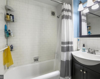 1324 Locust Street - Photo Thumbnail 7