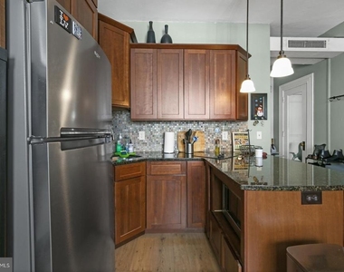 1324 Locust Street - Photo Thumbnail 5