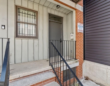 1805 N 18th Street - Photo Thumbnail 3