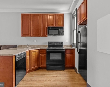 1805 N 18th Street - Photo Thumbnail 6