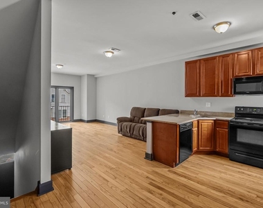 1805 N 18th Street - Photo Thumbnail 5