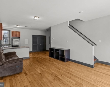 1805 N 18th Street - Photo Thumbnail 9