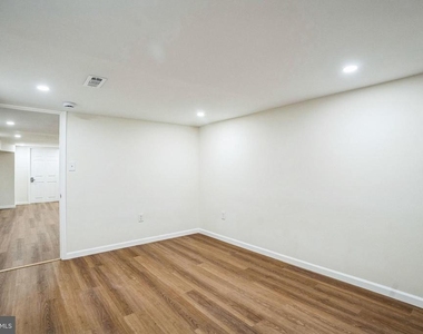 435 N 32nd Street - Photo Thumbnail 15