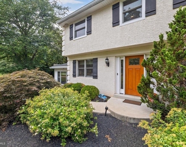 1621 Clearview Avenue - Photo Thumbnail 1