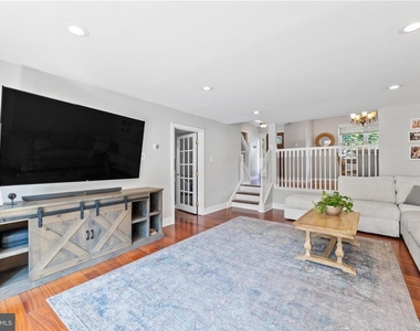 1621 Clearview Avenue - Photo Thumbnail 9