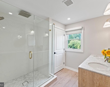 1621 Clearview Avenue - Photo Thumbnail 13