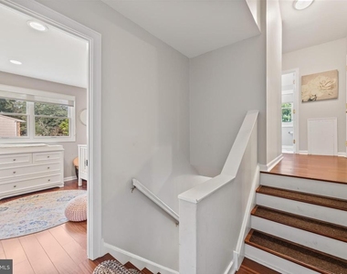 1621 Clearview Avenue - Photo Thumbnail 23