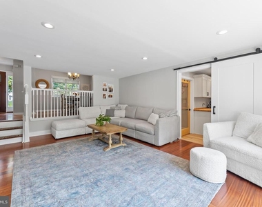 1621 Clearview Avenue - Photo Thumbnail 8