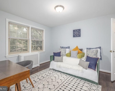 150 E Wynnewood Road - Photo Thumbnail 3