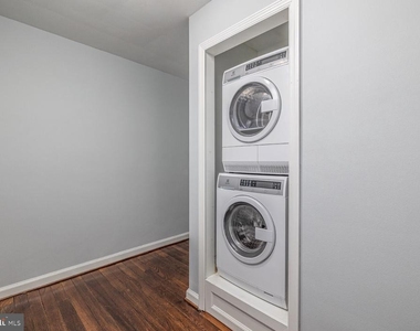 150 E Wynnewood Road - Photo Thumbnail 9
