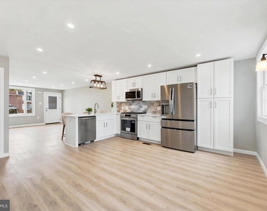 925 Maple Avenue - Photo Thumbnail 8