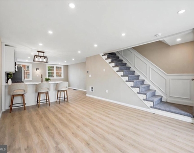 925 Maple Avenue - Photo Thumbnail 3