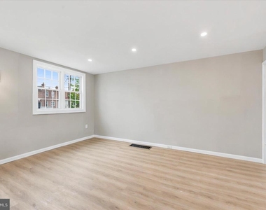 925 Maple Avenue - Photo Thumbnail 11