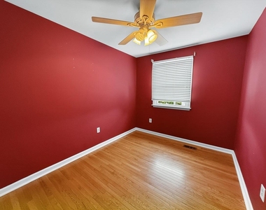 561 W Marshall Street - Photo Thumbnail 14