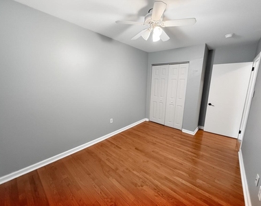 561 W Marshall Street - Photo Thumbnail 15